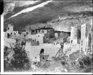 View of the Cliff Palace at Mesa Verde. By Pierce, C.C. (Charles C.), 1861-1946 [Public domain], via Wikimedia Commons